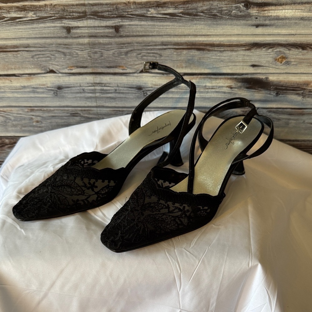 Jacqueline Ferrar Black Lace Heels